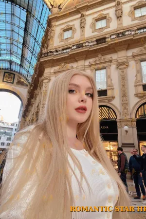 Alejandra photo 1, european, average, blonde hair, 161 cm, 54 kg, Large bust, Hong Kong
