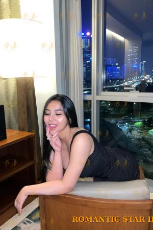 Alicia photo 5, asian, slim, black hair, 169 cm, 50 kg, Medium bust, Hong Kong