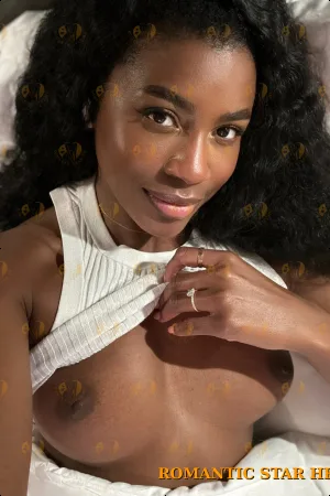 Allison photo 4, ebony, average, black hair, 166 cm, 57 kg, Large bust, Hong Kong