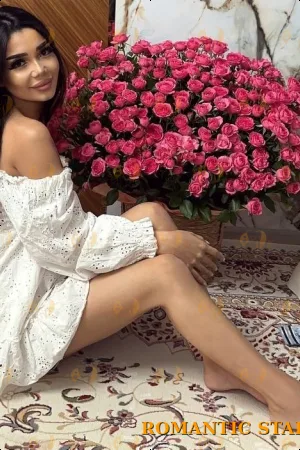 Amina photo 5, asian, black hair, 163 cm, 45 kg, Small bust, Hong Kong