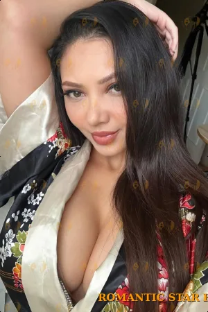 Becca photo 3, middle eastern, average, black hair, 169 cm, 60 kg, Extra Large bust, Hong Kong