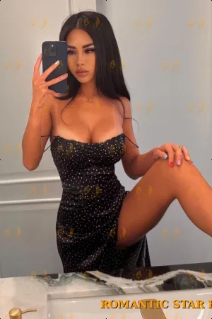 Cherry photo 5, asian, slim, black hair, 168 cm, 49 kg, Large bust, Hong Kong