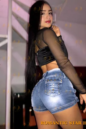 Clara photo 4, latina, average, black hair, 171 cm, 60 kg, Medium bust, Hong Kong