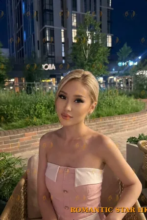 Dina photo 4, asian, average, blonde hair, 164 cm, 54 kg, Medium bust, Hong Kong