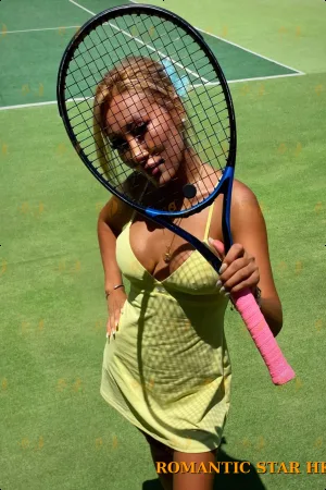 Dina photo 17, asian, average, blonde hair, 164 cm, 54 kg, Medium bust, Hong Kong
