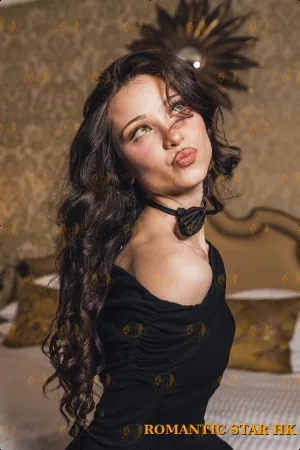Emilia, Genevieve photo 2, european, slim, brunette, 169 cm, 52 kg, Medium bust, Hong Kong