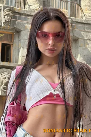 Emmeline photo 4, european, slim, black hair, 167 cm, 50 kg, Small bust, Hong Kong