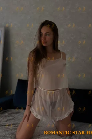 Fae photo 5, asian, average, brunette, 160 cm, 49 kg, Large bust, Hong Kong