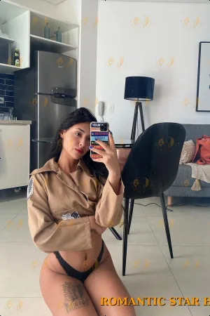 Gabriela photo 2, european, slim, black hair, 176 cm, 55 kg, Medium bust, Hong Kong