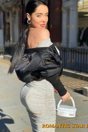 Gia photo 5, middle eastern, slim, black hair, 171 cm, 54 kg, Large bust, Hong Kong