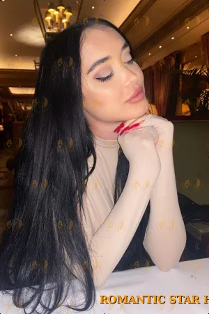 Gia photo 8, middle eastern, slim, black hair, 171 cm, 54 kg, Large bust, Hong Kong