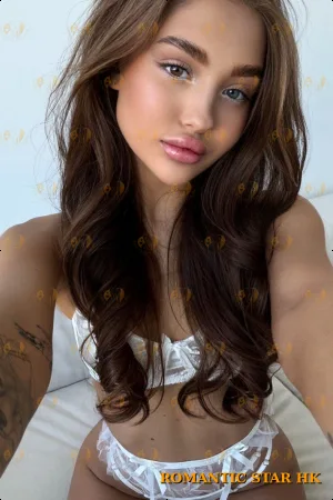 Hana photo 2, european, slim, brunette, 172 cm, 53 kg, Medium bust, Hong Kong