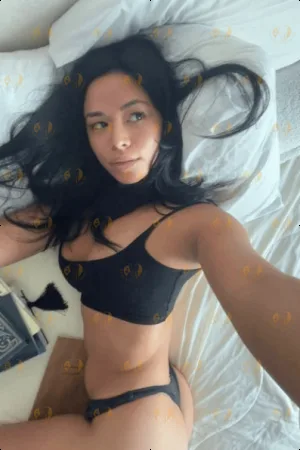 Ice photo 5, latina, average, black hair, 173 cm, 58 kg, Large bust, Hong Kong