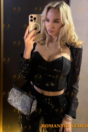 Jade photo 10, european, slim, blonde hair, 168 cm, 50 kg, Large bust, Hong Kong