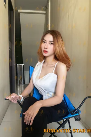 Josephine photo 3, asian, slim, brunette, 165 cm, 47 kg, Medium bust, Hong Kong