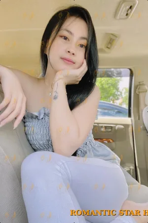 June photo 10, asian, slim, black hair, 164 cm, 49 kg, Medium bust, Hong Kong