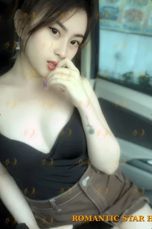 June photo 4, asian, slim, black hair, 164 cm, 49 kg, Medium bust, Hong Kong