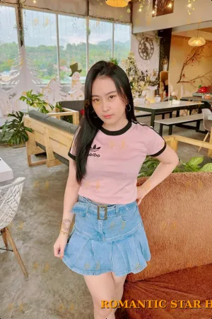 June photo 5, asian, slim, black hair, 164 cm, 49 kg, Medium bust, Hong Kong