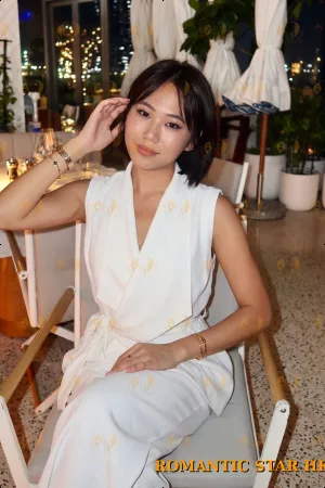 Katrin photo 4, slim, brunette, 157 cm, 45 kg, Small bust, Hong Kong