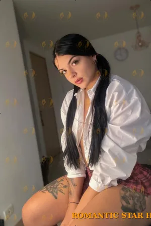 Kiki photo 6, european, average, black hair, 167 cm, 53 kg, Medium bust, Hong Kong