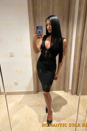 Nola photo 8, european, slim, black hair, 172 cm, 51 kg, Medium bust, Hong Kong