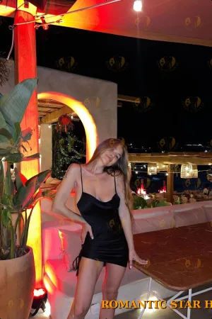 Oksana photo 3, european, average, brunette, 164 cm, 53 kg, Medium bust, Hong Kong