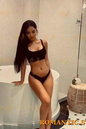 Rose photo 9, latina, slim, black hair, 170 cm, 53 kg, Medium bust, Hong Kong