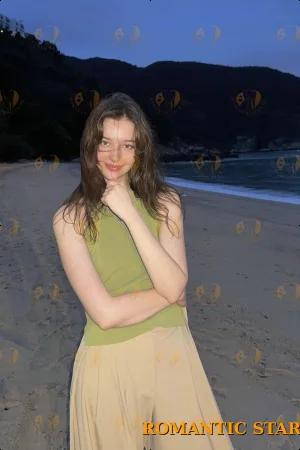 Thea photo 5, european, slim, black hair, 170 cm, 52 kg, Medium bust, Hong Kong