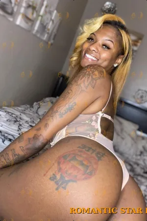 Uma photo 3, ebony, average, blonde hair, 170 cm, 55 kg, Large bust, Hong Kong