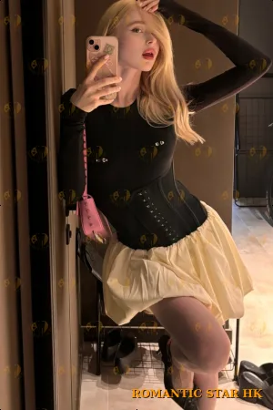 Winnie photo 1, european, slim, blonde hair, 170 cm, 50 kg, Medium bust, Hong Kong