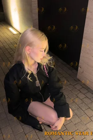 Winnie photo 9, european, slim, blonde hair, 170 cm, 50 kg, Medium bust, Hong Kong