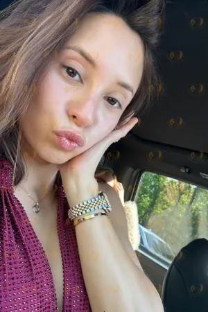 Yasmine photo 7, european, average, brunette, 167 cm, 54 kg, Medium bust, Hong Kong