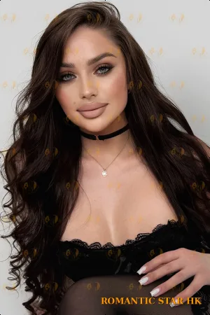 Yulia photo 1, european, average, black hair, 168 cm, 58 kg, Medium bust, Hong Kong