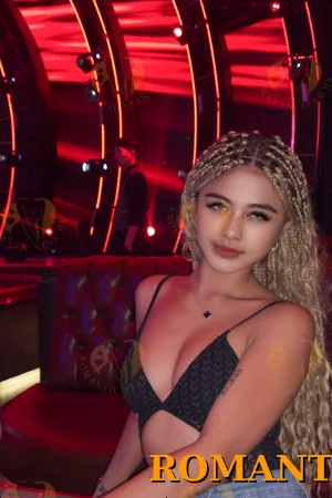 Zinnia photo 4, asian, average, blonde hair, 157 cm, 50 kg, Medium bust, Hong Kong