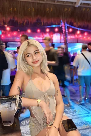 Zinnia photo 6, asian, average, blonde hair, 157 cm, 50 kg, Medium bust, Hong Kong
