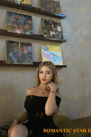 Zinnia photo 8, asian, average, blonde hair, 157 cm, 50 kg, Medium bust, Hong Kong